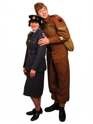 c395-wwIIuniformcouple